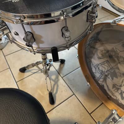 PDP PDCM5514SSPW Concept Maple Series 5.5x14" Snare Drum with Chrome Hardware 2010s - Pearlescent White image 3
