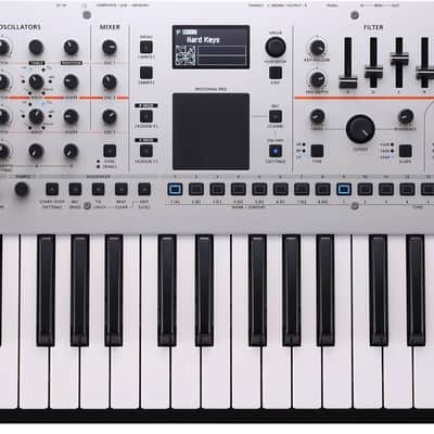 Roland GAIA 2 Synthesizer image 1