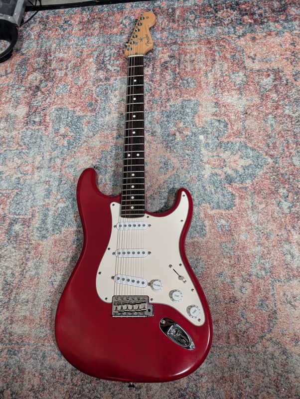 2005 Fender Highway One Stratocaster with Rosewood Fretboard - Crimson Red Transparent image 1