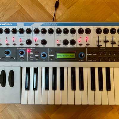 Novation K Station 25-Key 8-Voice Synthesizer 2001 - Silver