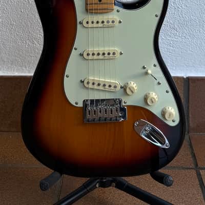 Fender Player Plus Stratocaster with Maple Fretboard 2021 - Present - 3-Color Sunburst image 1