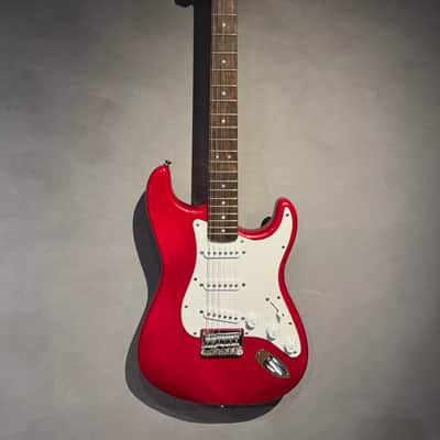 Squier FSR Bullet Stratocaster 2021 - Red Sparkle image 4