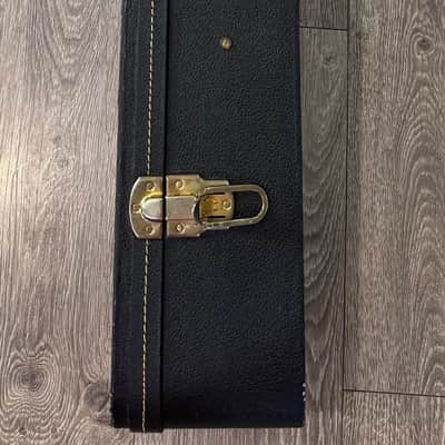 Guild Vintage Hard Shell Guitar Case – Fits Ovation Roundback Acoustic image 5