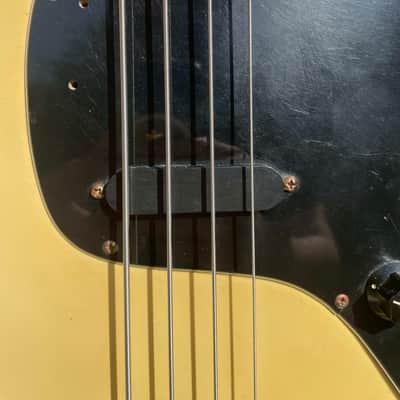 Fender Musicmaster Bass 1972 - 1979 - Olympic White image 10