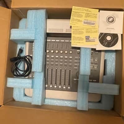 Digidesign Digi 003 Console Firewire Audio Interface with Control Surface 2000s - Grey image 4