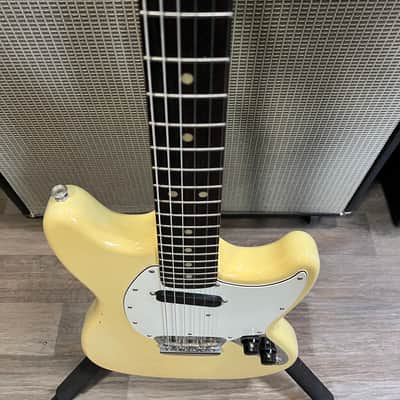 Fender Musicmaster with Rosewood Fretboard 1974 - Olympic White image 2
