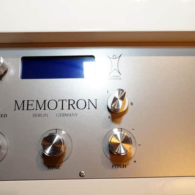 Manikin Electronic Memotron Keyboard 2010s - White imagen 6