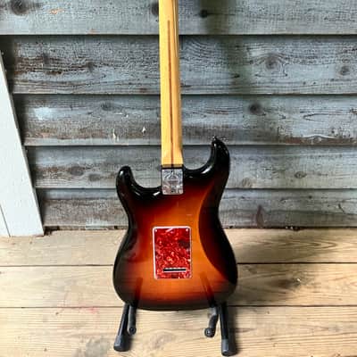 2014 Fender American Standard Stratocaster with Maple Fretboard 2008 - 2016 - 3-Color Sunburst image 2