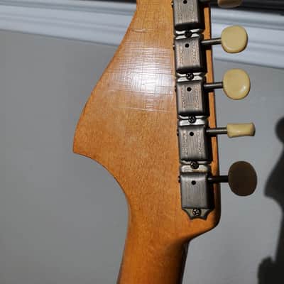 Vintage Fender Mustang 1965 - Olympic White Over Daphne Blue image 3