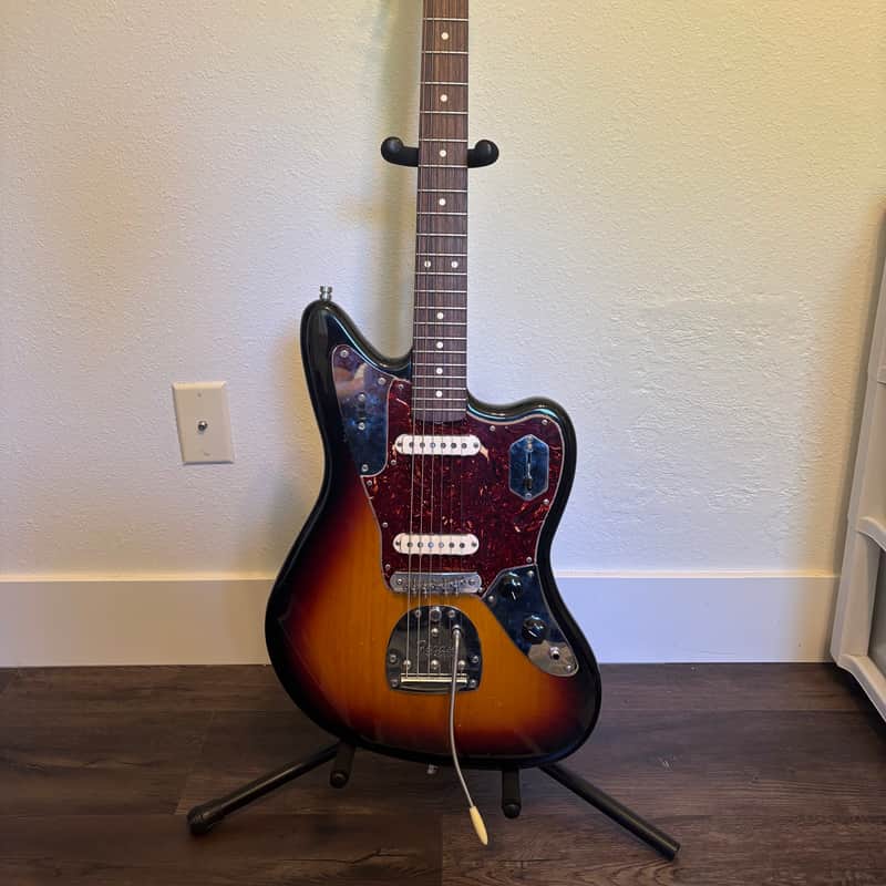 Fender Classic Player Jaguar Special with Rosewood Fretboard 2009 - 2017 - 3-Color Sunburst