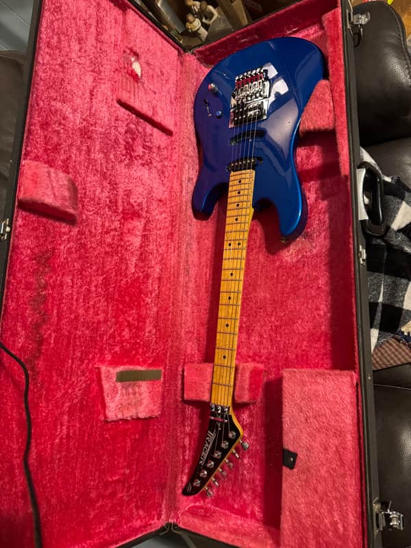 Peavey Tracer USA with G&R hard case image 1