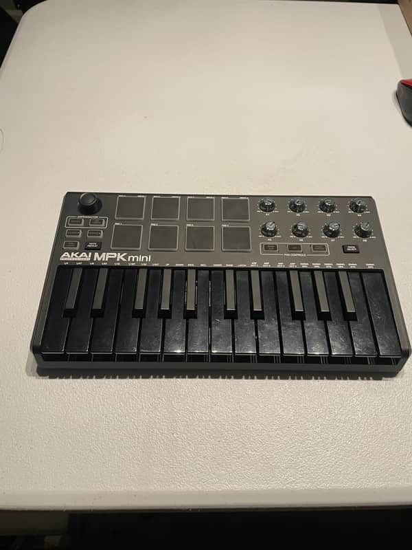 Akai Professional MPK Mini 25-Key USB MIDI Controller w/ USB Cable image 1
