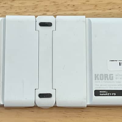 Korg nanoKEY Fold 25-Key MIDI Keyboard Controller White image 2