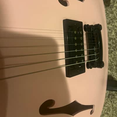 Fender Tom DeLonge Starcaster 2024 - Present - Shell Pink image 5