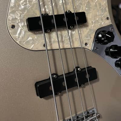 1996 Suhr Era Fender American Deluxe Jazz Bass with Rosewood Fretboard Shoreline Gold image 13
