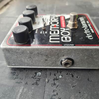 Electro-Harmonix MEMORY BOY Analog Delay / Chorus / Vibrato 2009 - Present - Black / White / Red image 3
