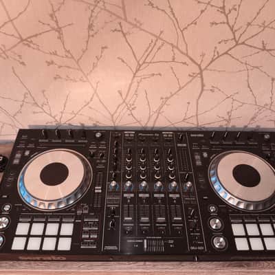 Pioneer DDJ-SZ2 4-Channel DJ Controller 2010s - Black image 2