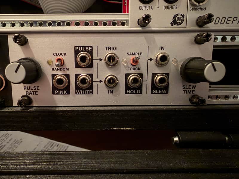 Intellijel Noise Tools 1U Clock / Random Pulse / Sample & Hold / Slew Eurorack Synth Module 2017 - Present - White image 1