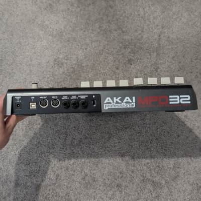 Akai MPD32 2010s - Black image 2