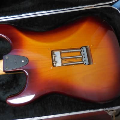 G&L Legacy Strat 3-bolt neck 1996 - Sunburst w/ HSC image 17