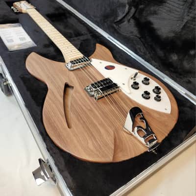 Rickenbacker 330 Walnut, Semi-Hollowbody, 21 Fret, Gotoh Tuners, w/HSC image 2
