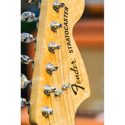 1976 Fender Stratocaster natural image 8