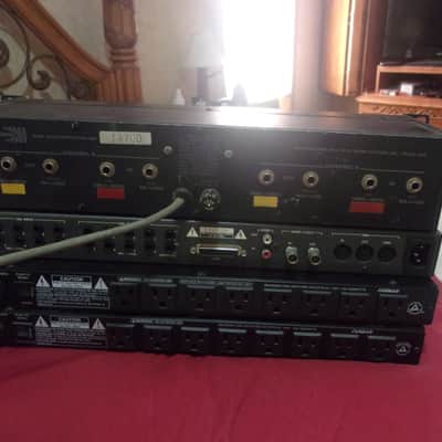 Furman RP-8L Power Conditioner & Light Module Rack Mt. Unit image 2