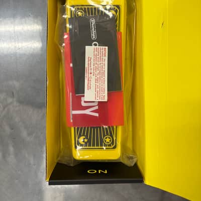 Dunlop KH95Y Kirk Hammett Signature Cry Baby Wah 2024 - Present - Yellow image 2