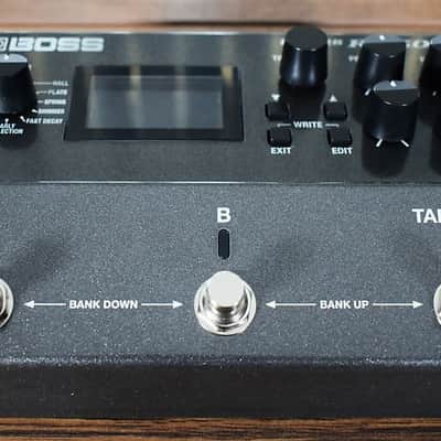 Boss RV-500 Stereo Reverb Guitar Effect Pedal image 2