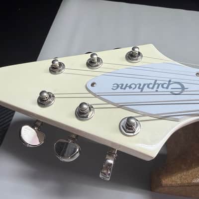 2016 Epiphone Brendon Small Signature "Snow Falcon" Flying V - Snow Burst image 10