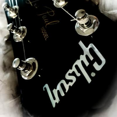 Nythar the Undying - Gibson Les Paul Classic 2019 - Black & Cream Tuxedo image 8