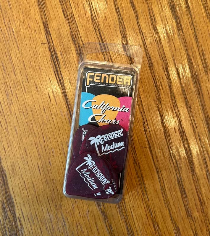 Fender California Clears 12 Medium Picks - Candy Apple Red - 098-1351-809 - 2000βs - Discontinued image 1