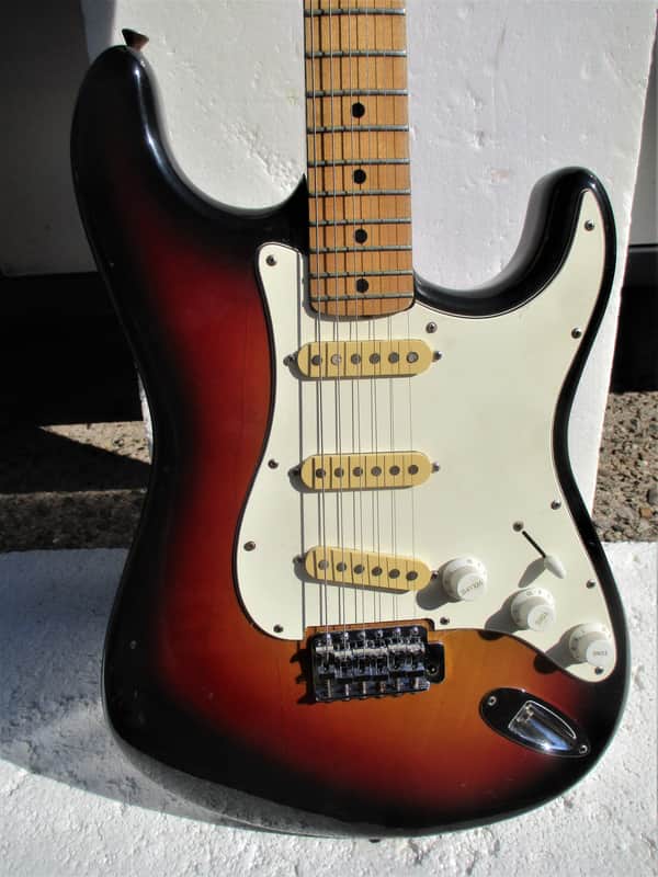 ジャパンビンテージFresher Straightiterサンバースト Fresher Straighter Guitar, 1970's, Japan, Sunburst Finish, Plays