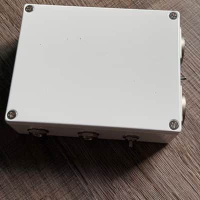 Pinstripe Pedals DISO + Deluxe 2025 - White image 2