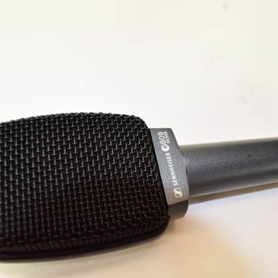 Sennheiser e 609 Silver Supercardioid Dynamic Guitar Microphone w/ Bag image 3