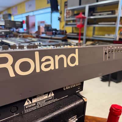 Roland Juno-106 61-Key Programmable Polyphonic Synthesizer 1984 - 1985 - Black image 8