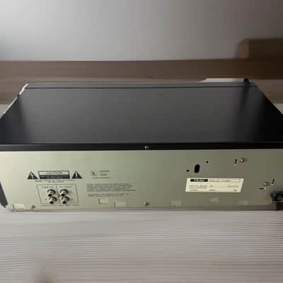 TEAC V‑450X 1980s–1990s - Black image 4