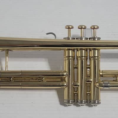 Martin IMPERIAL , TRUMPET W double Reverse LP tuning slide , 2 Mouthpieces and Hard case 1952 - Clear Lacquer image 3