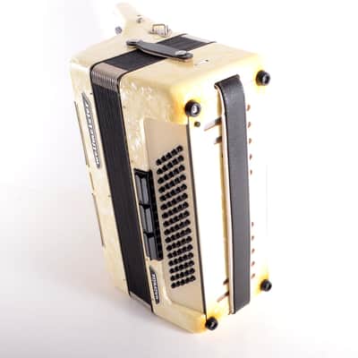Immagine Rare German Made TOP Quality Accordion Weltmeister Unisella - 80 bass, 8 switches + Original Hard Case & Shoulder Straps - Excellent - Video - 5