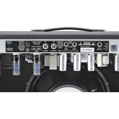 Fender '65 Deluxe Reverb Combo - Tube Amp image 3