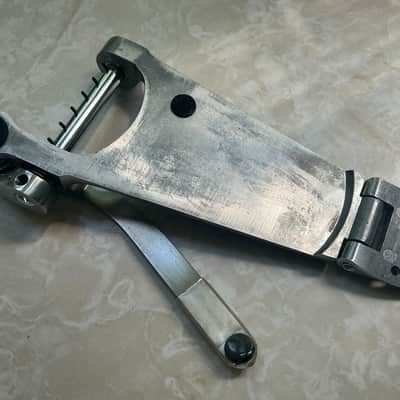 Bigsby B60 Vibrato Tailpiece with Tremolo Bar, Polished Aluminum Chrome image 2