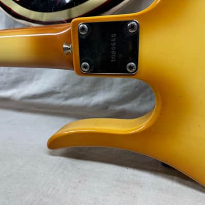 Hondo II Professional Longhorn 4-string Bass with Case Vintage image 13