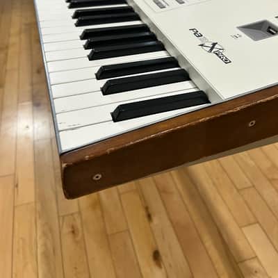 Korg Pa2X Pro 76-Key Professional Arranger Keyboard 2000s - Silver image 6
