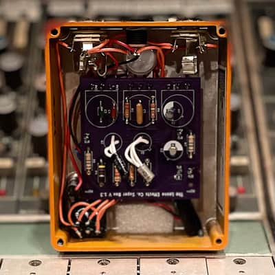 Leone Effects Super Box Fuzz Machine: Hitachi 2SB77 (Ge) / Valvo OC44 (Ge) 2026 - Electric Orange image 2