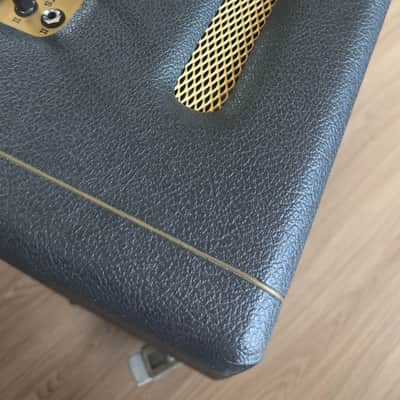 Marshall 1962 "Bluesbreaker" JTM Reissue 30-Watt 2x12" Guitar Combo 1990 - Present - Black image 3