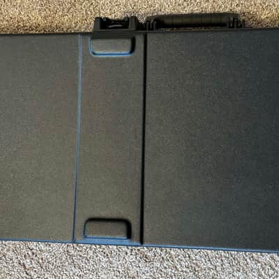 SKB 1SKB-66PRO Pro Series Molded Strat / Tele Case with TSA Latches 2010s - Black image 3