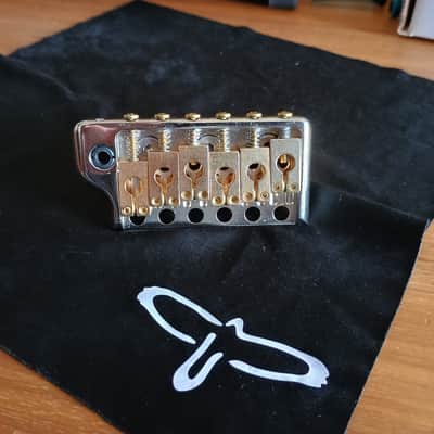 PRS Tremolo 2022 - Gold image 3