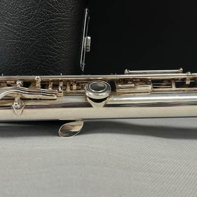 Yamaha YFL-371 Intermediate Flute - Solid Silver Headjoint, Open Hole, Off-set G, B Footjoint w/ Case image 9