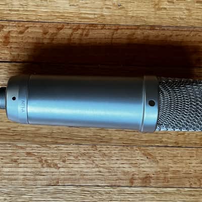 RODE NT1-A Large Diaphragm Cardioid Condenser Microphone 2002 - Present - Silver