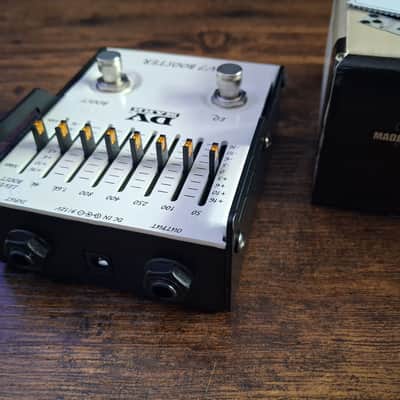 DV Mark DV7 EQ + Booster 2017 - Present - White image 2